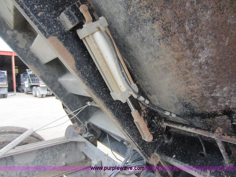 image for item C5399 1999 International 9200 dump truck