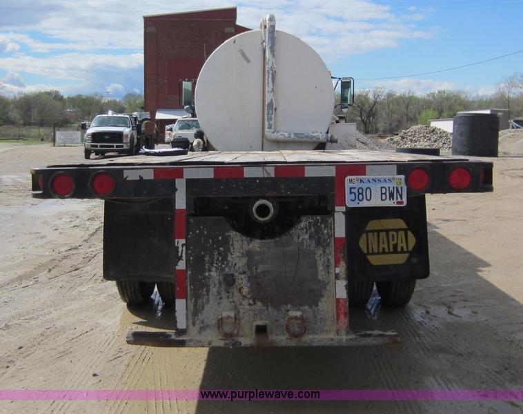 image for item C5400 1998 GMC C6500 truck