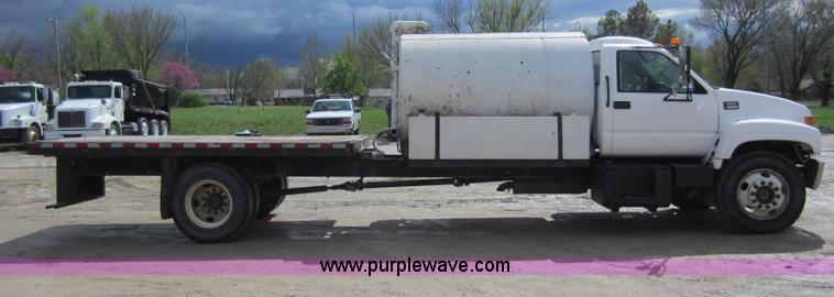 image for item C5400 1998 GMC C6500 truck