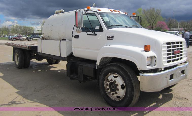 image for item C5400 1998 GMC C6500 truck