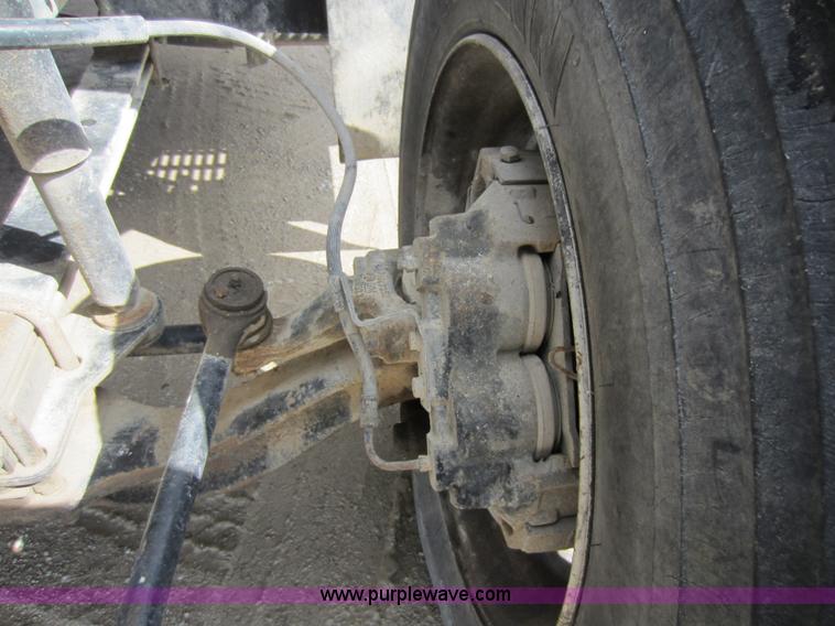 image for item C5400 1998 GMC C6500 truck