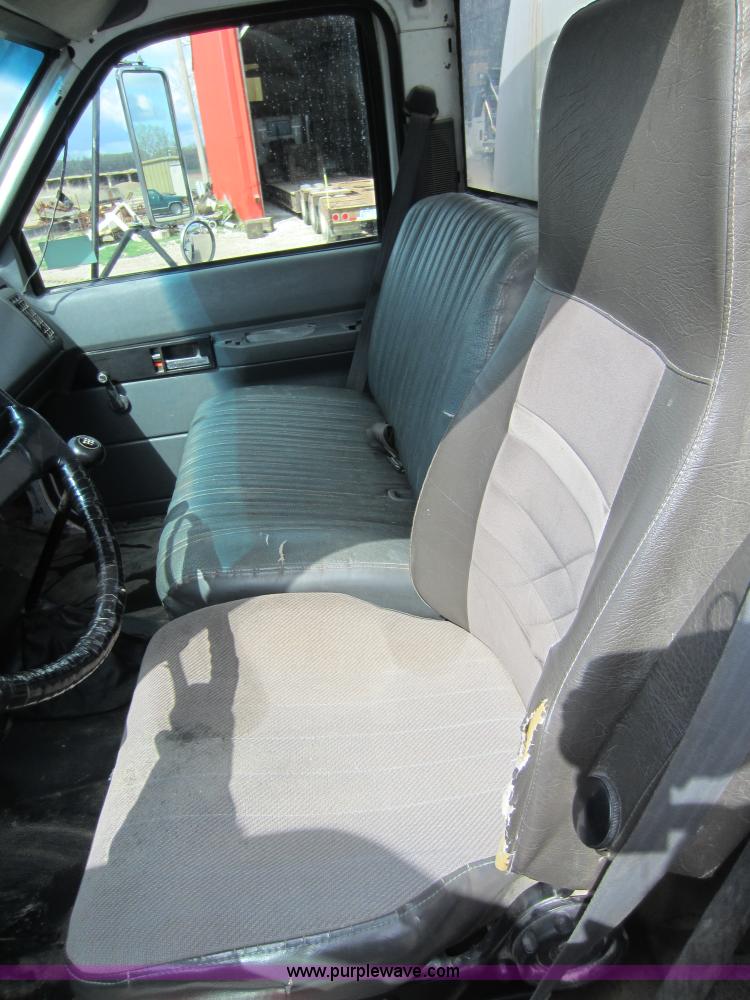 image for item C5400 1998 GMC C6500 truck