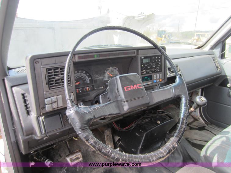 image for item C5400 1998 GMC C6500 truck