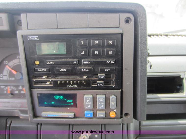 image for item C5400 1998 GMC C6500 truck