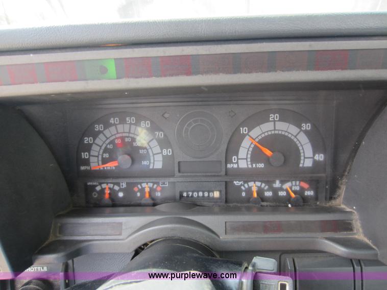 image for item C5400 1998 GMC C6500 truck