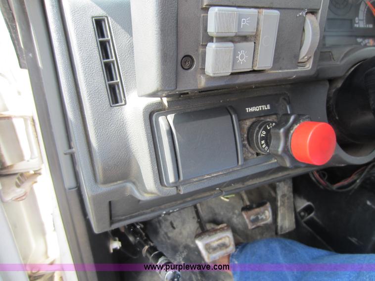 image for item C5400 1998 GMC C6500 truck