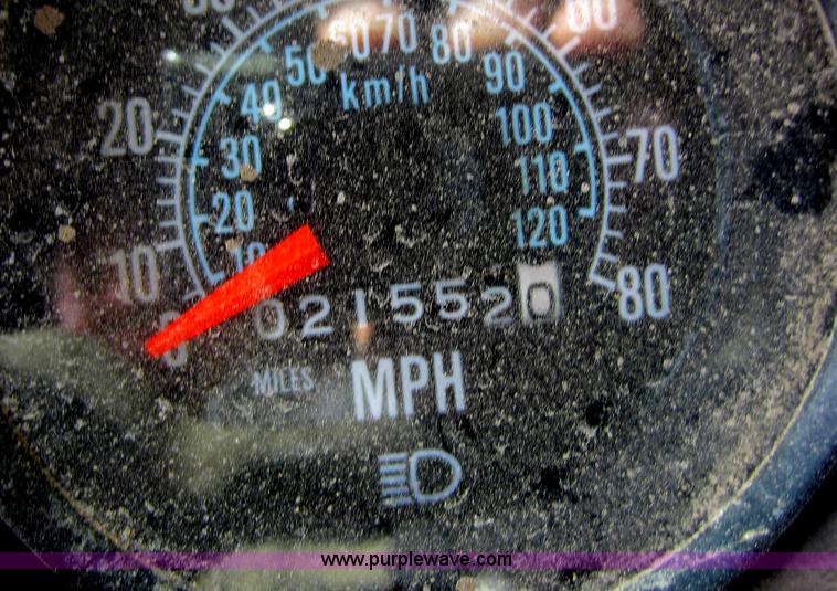 image for item C5406 1989 Mack R688ST semi truck