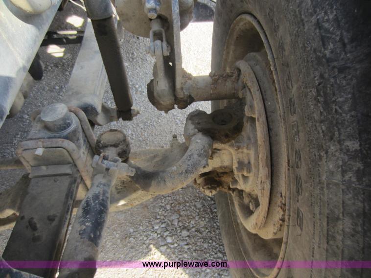 image for item C5406 1989 Mack R688ST semi truck