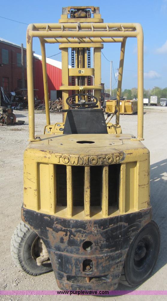 image for item C5410 Towmotor V60B forklift