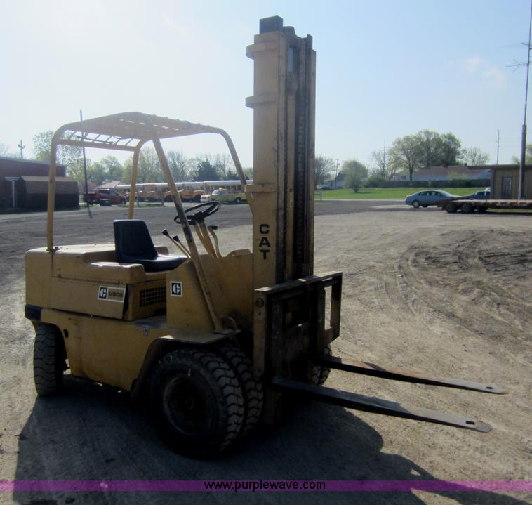 image for item C5410 Towmotor V60B forklift