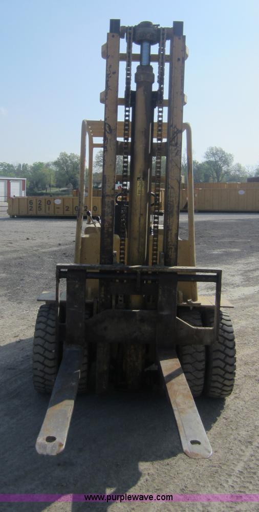 image for item C5410 Towmotor V60B forklift