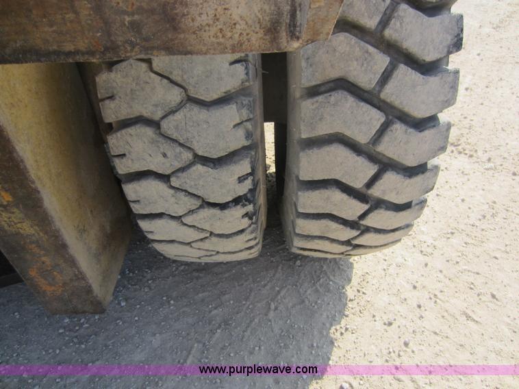 image for item C5410 Towmotor V60B forklift