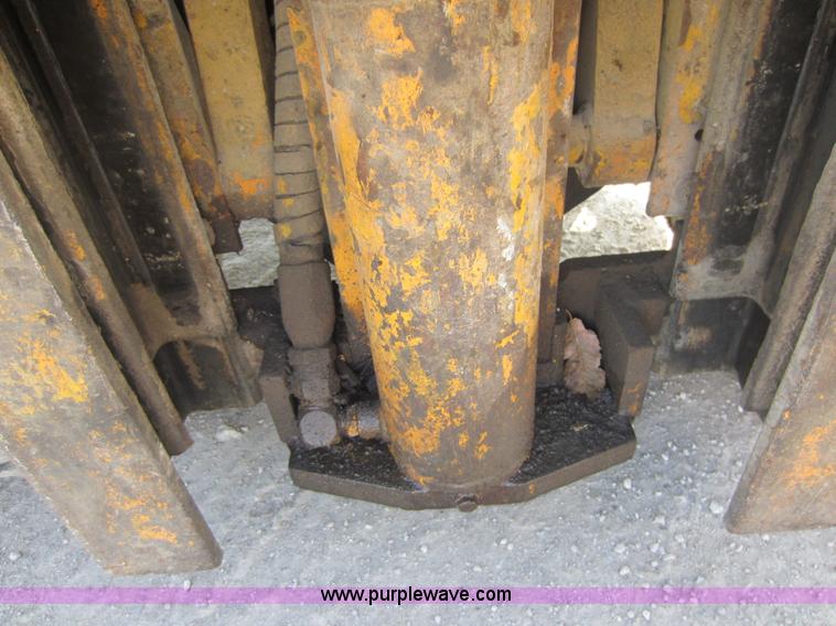 image for item C5410 Towmotor V60B forklift