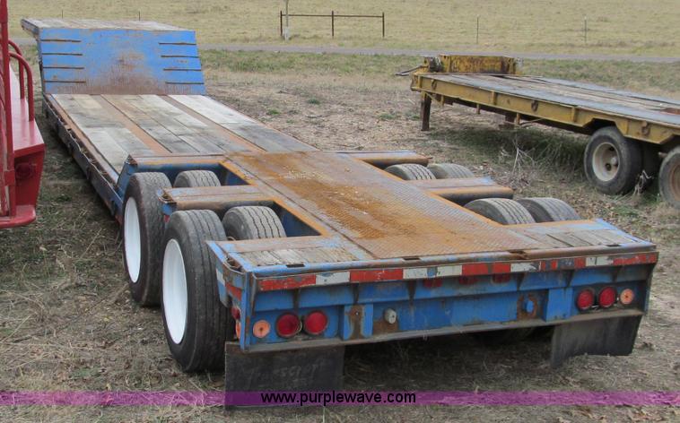 image for item D3068 1976 Transcraft 30 ton drop deck trailer