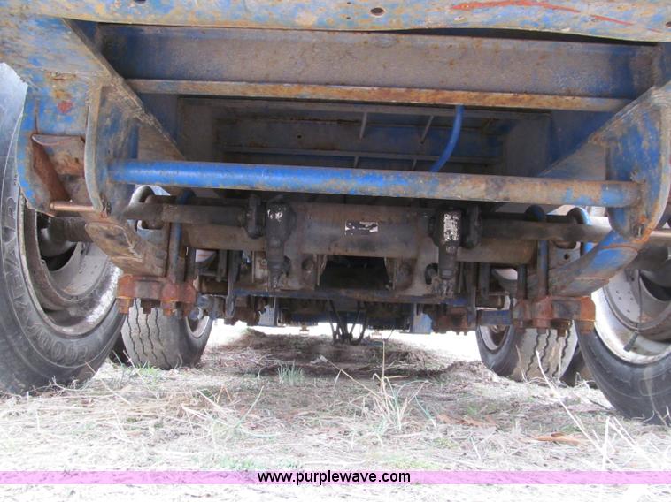 image for item D3068 1976 Transcraft 30 ton drop deck trailer