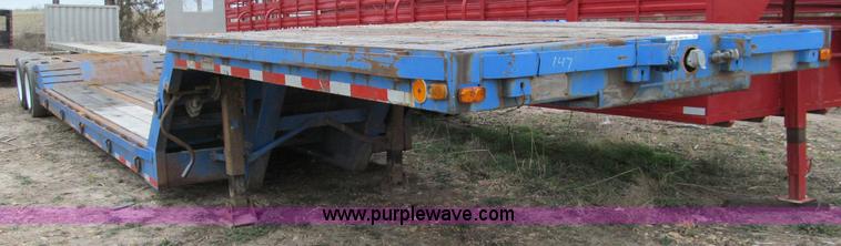 image for item D3068 1976 Transcraft 30 ton drop deck trailer