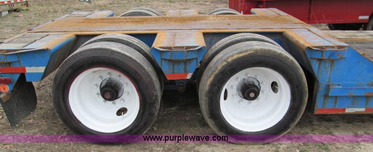 image for item D3068 1976 Transcraft 30 ton drop deck trailer