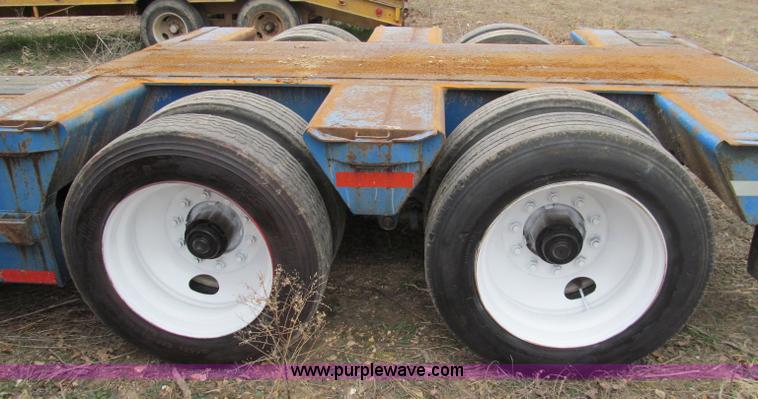 image for item D3068 1976 Transcraft 30 ton drop deck trailer