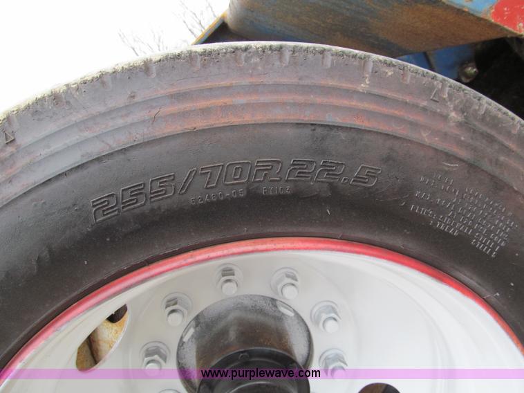 image for item D3068 1976 Transcraft 30 ton drop deck trailer