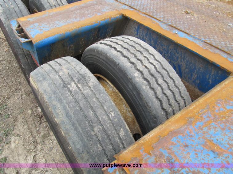 image for item D3068 1976 Transcraft 30 ton drop deck trailer