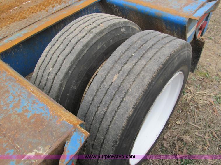 image for item D3068 1976 Transcraft 30 ton drop deck trailer