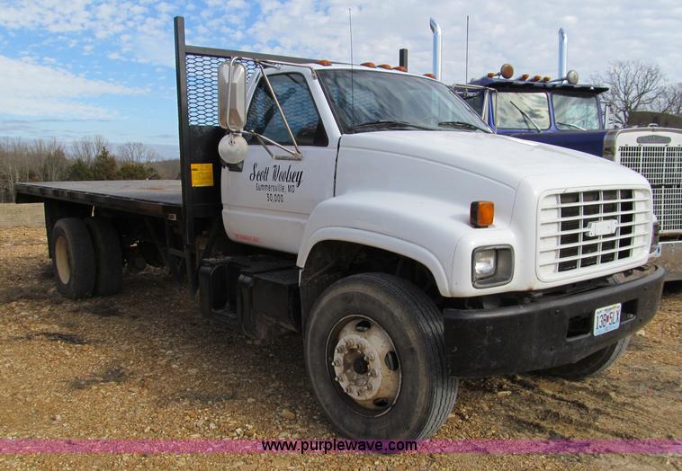 image for item D3071 1999 GMC C7500 dump truck