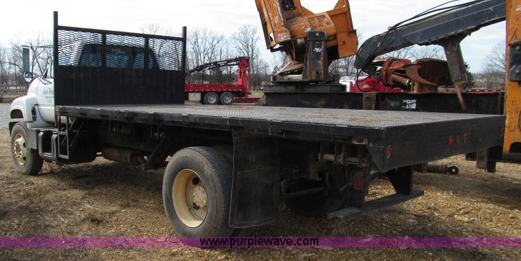 image for item D3071 1999 GMC C7500 dump truck