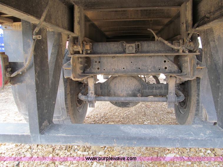 image for item D3071 1999 GMC C7500 dump truck