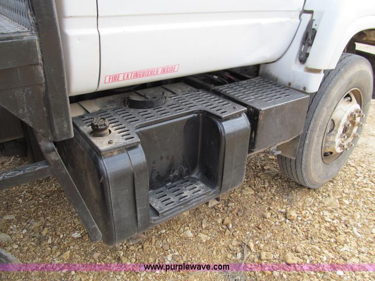 image for item D3071 1999 GMC C7500 dump truck