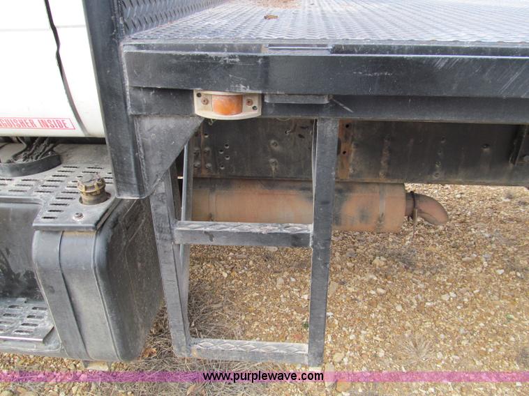 image for item D3071 1999 GMC C7500 dump truck