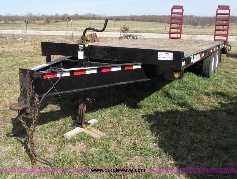 image for item D3101 2006 Towmaster Contrail 18' utility trailer