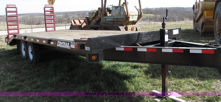 image for item D3101 2006 Towmaster Contrail 18' utility trailer