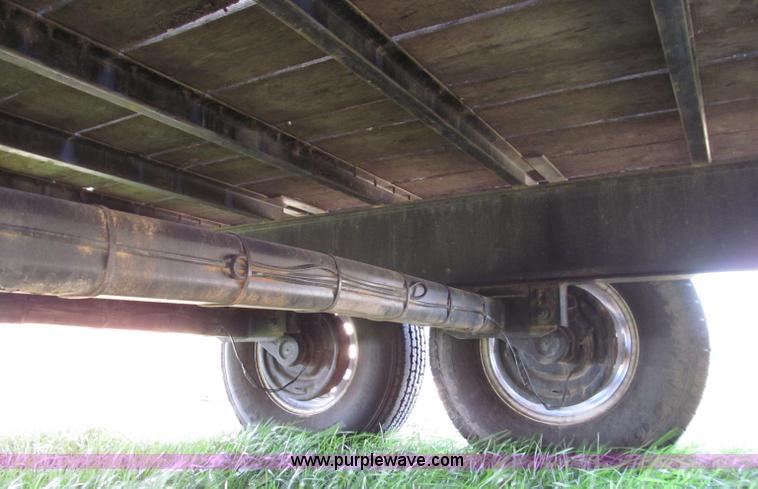 image for item D3101 2006 Towmaster Contrail 18' utility trailer