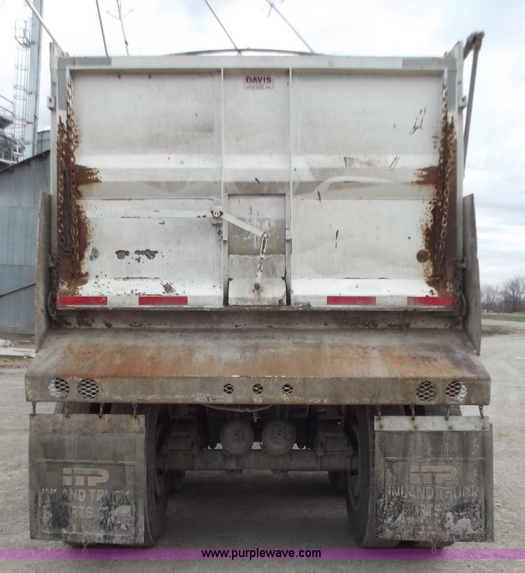 image for item D3573 2001 Davis 26' end dump trailer