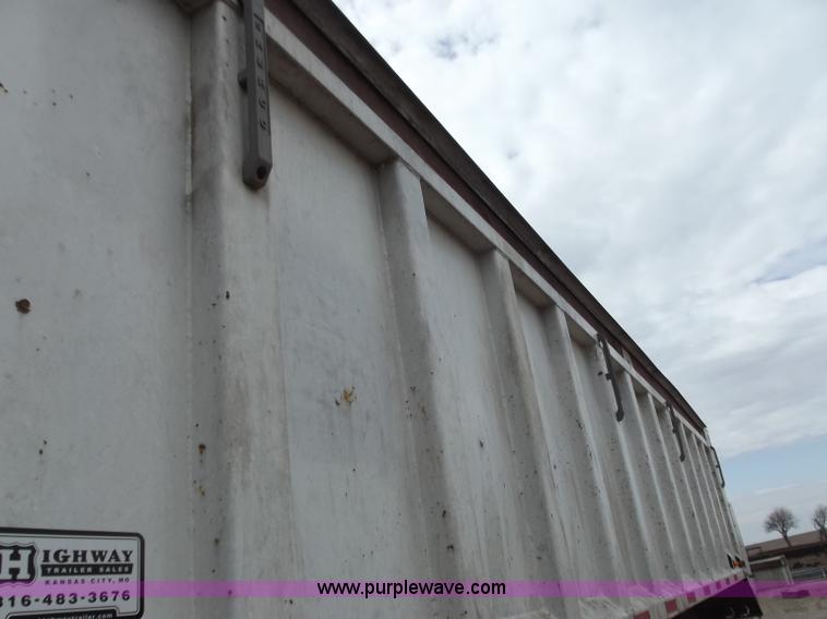 image for item D3573 2001 Davis 26' end dump trailer