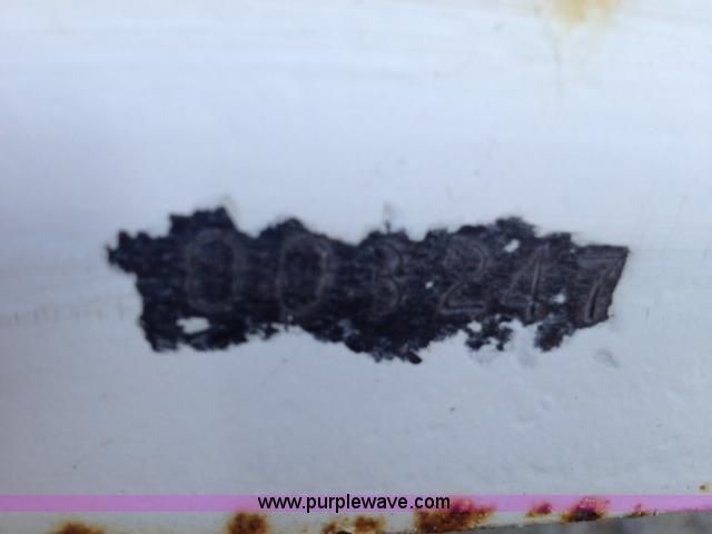 image for item D3573 2001 Davis 26' end dump trailer