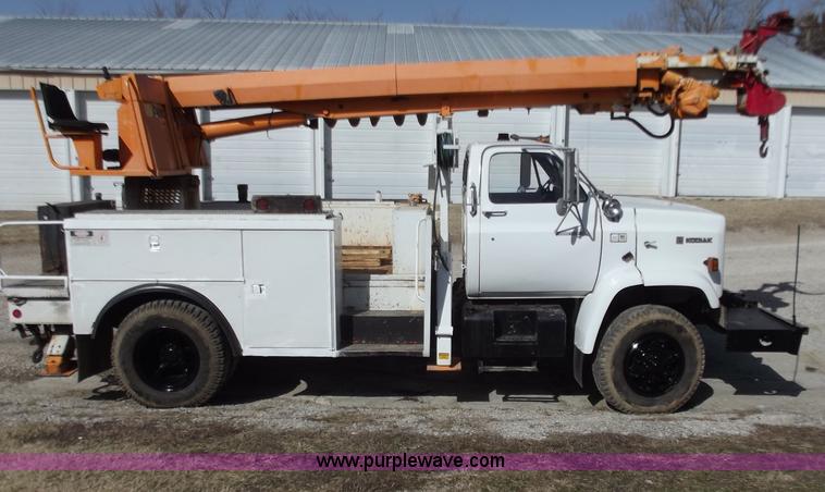 image for item D3588 1989 Chevrolet Kodiak 70 digger derrick truck