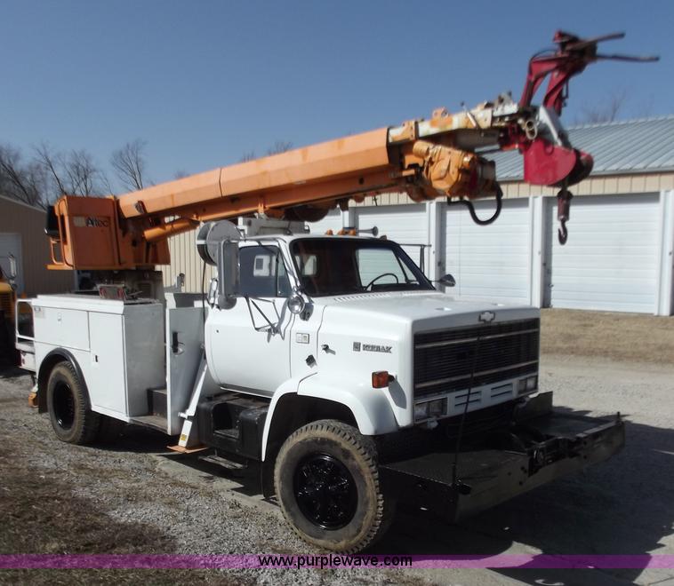 image for item D3588 1989 Chevrolet Kodiak 70 digger derrick truck