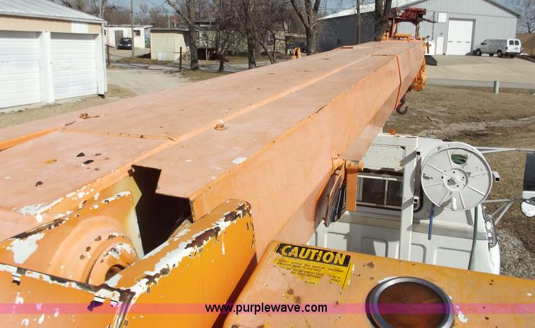 image for item D3588 1989 Chevrolet Kodiak 70 digger derrick truck