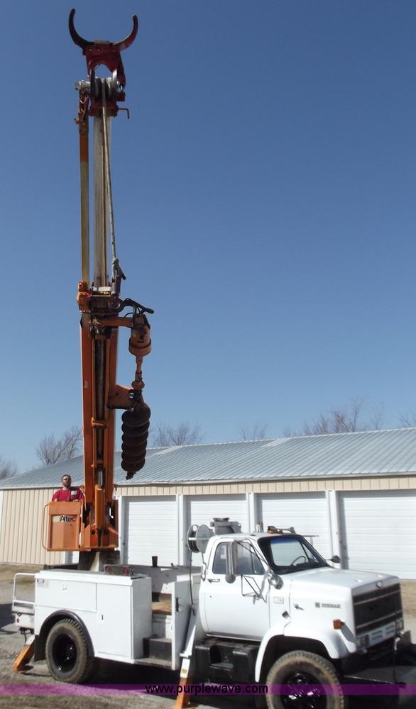 image for item D3588 1989 Chevrolet Kodiak 70 digger derrick truck