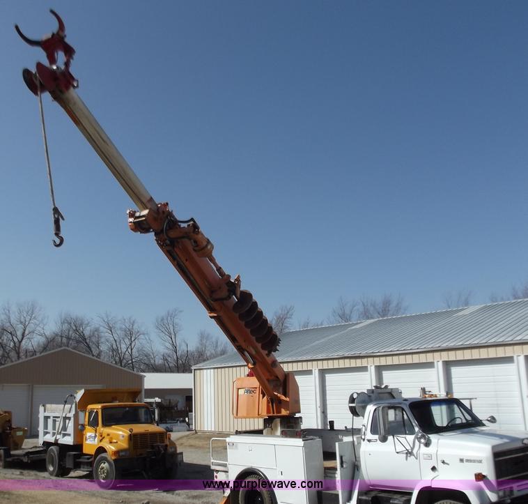 image for item D3588 1989 Chevrolet Kodiak 70 digger derrick truck