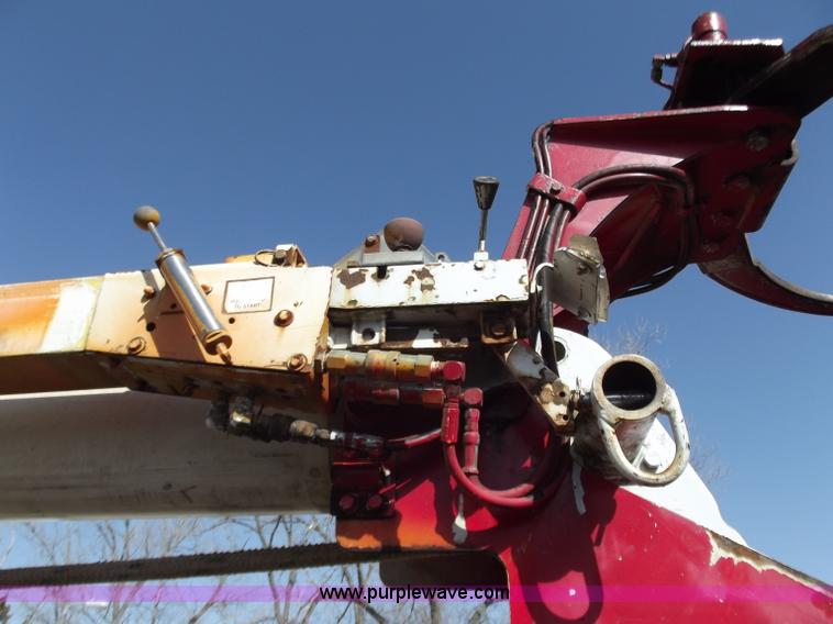 image for item D3588 1989 Chevrolet Kodiak 70 digger derrick truck