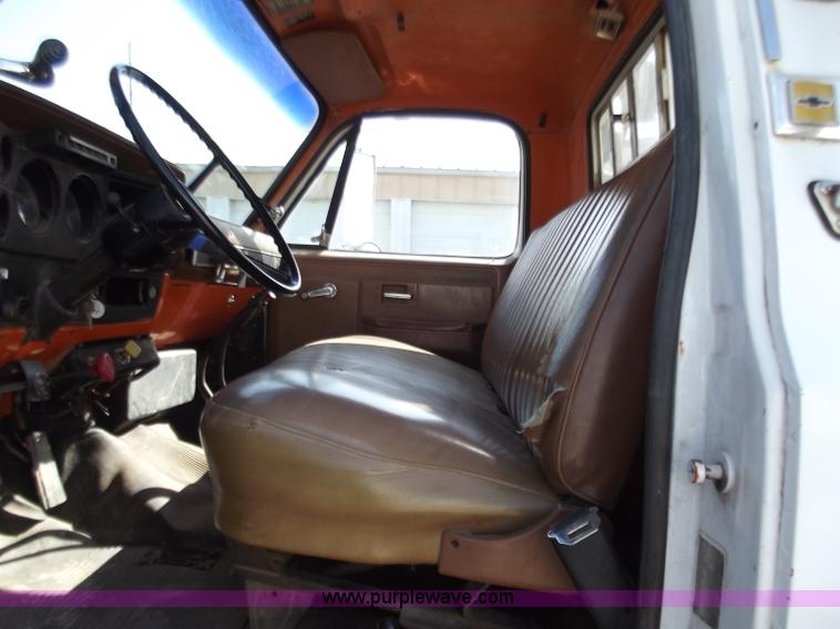 image for item D3588 1989 Chevrolet Kodiak 70 digger derrick truck