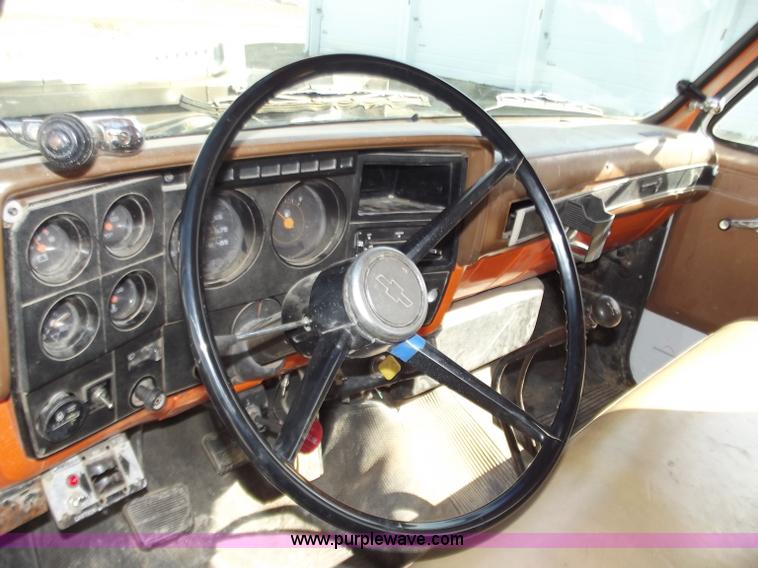 image for item D3588 1989 Chevrolet Kodiak 70 digger derrick truck