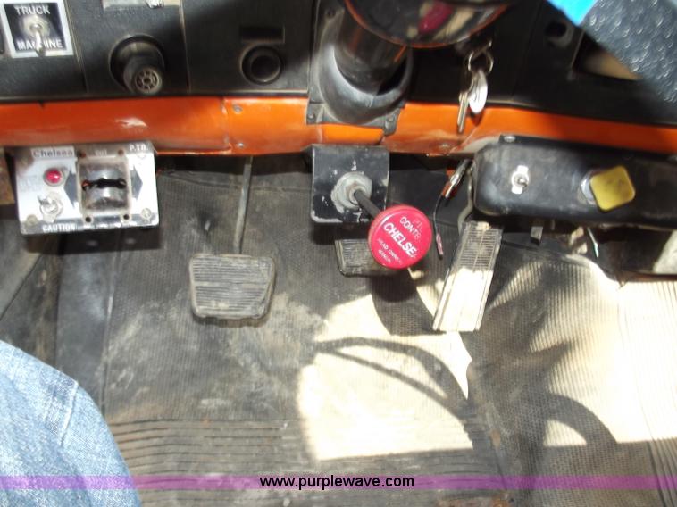 image for item D3588 1989 Chevrolet Kodiak 70 digger derrick truck