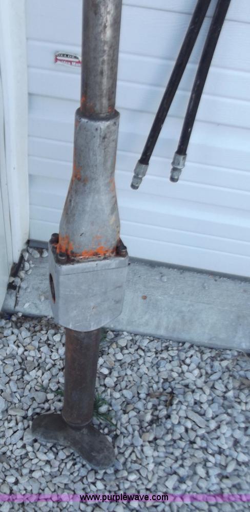 image for item D3589 TA52 Stanley pole tamper