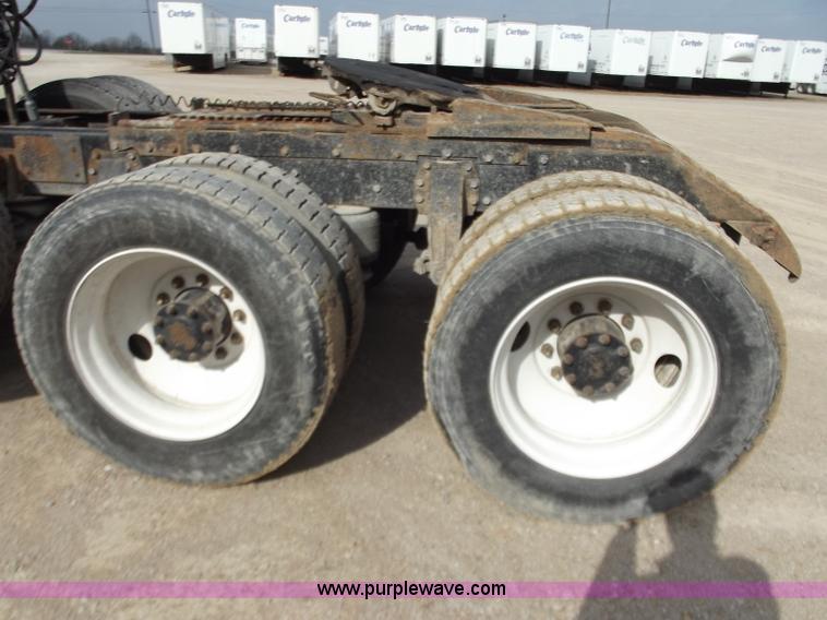 image for item D3693 1989 Peterbilt 379 triple axle semi truck