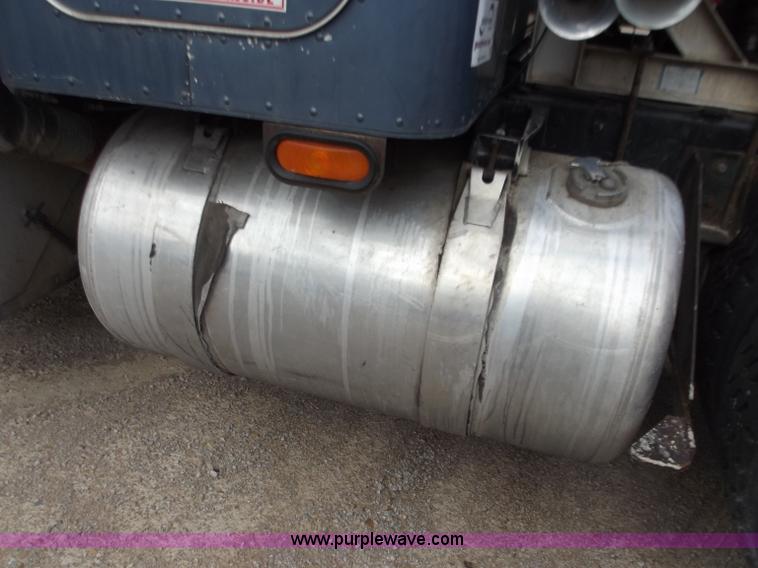 image for item D3693 1989 Peterbilt 379 triple axle semi truck