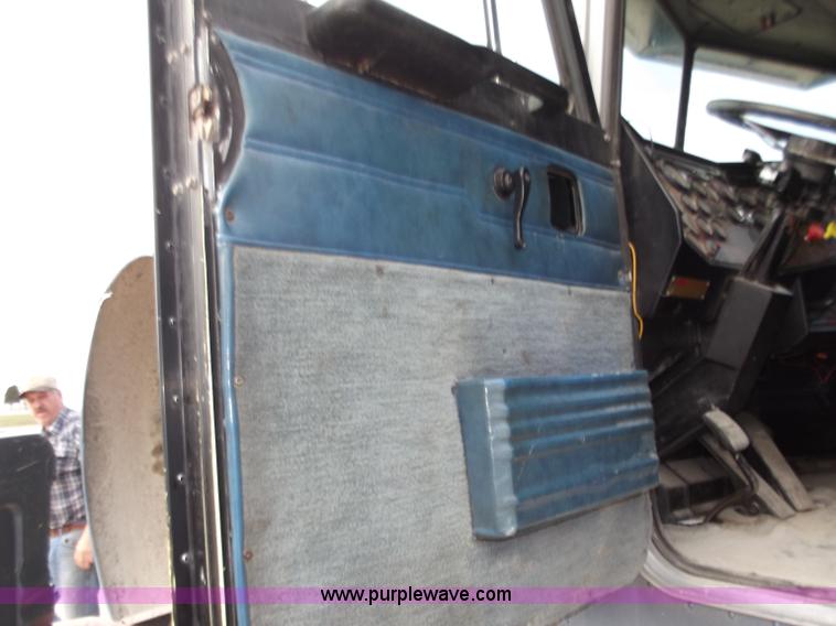 image for item D3693 1989 Peterbilt 379 triple axle semi truck