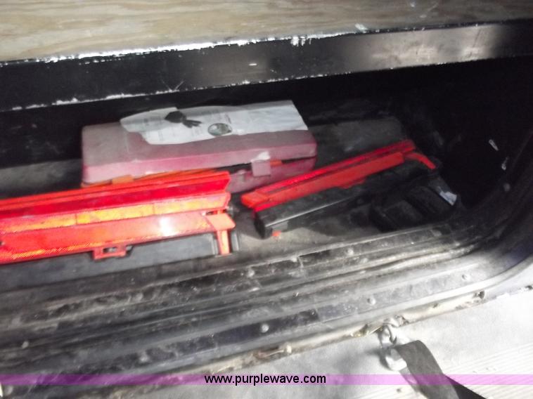 image for item D3693 1989 Peterbilt 379 triple axle semi truck